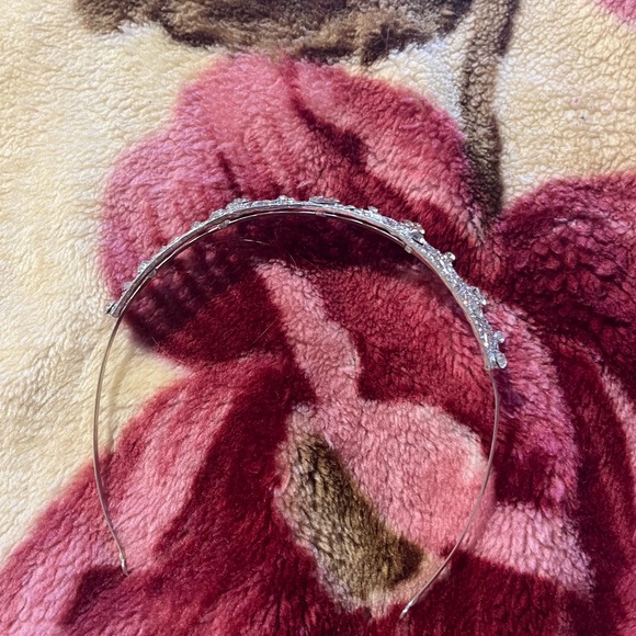 Tiara - Picture 7 of 8